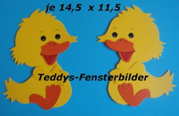 2 sitzende Küken